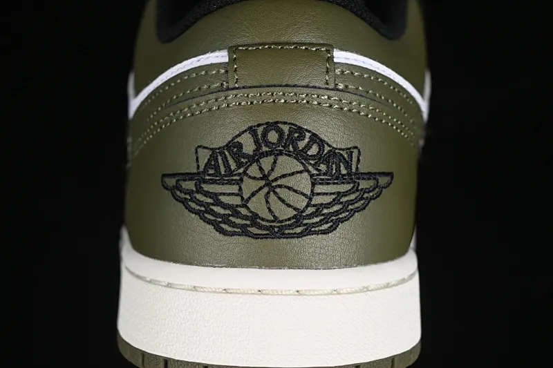 All categories Air Jordan Jordan series basketball shoes Air Jordan 1 Low G version pure original Air Jordan 1 Low "Medium Olive" AJ1 Joe 1 olive green low-top cultural casual sneakers 553558-092